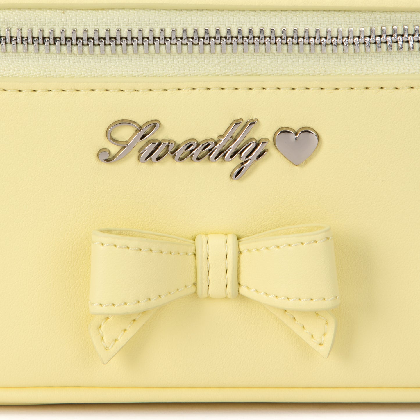 sweetly mini beauty bag