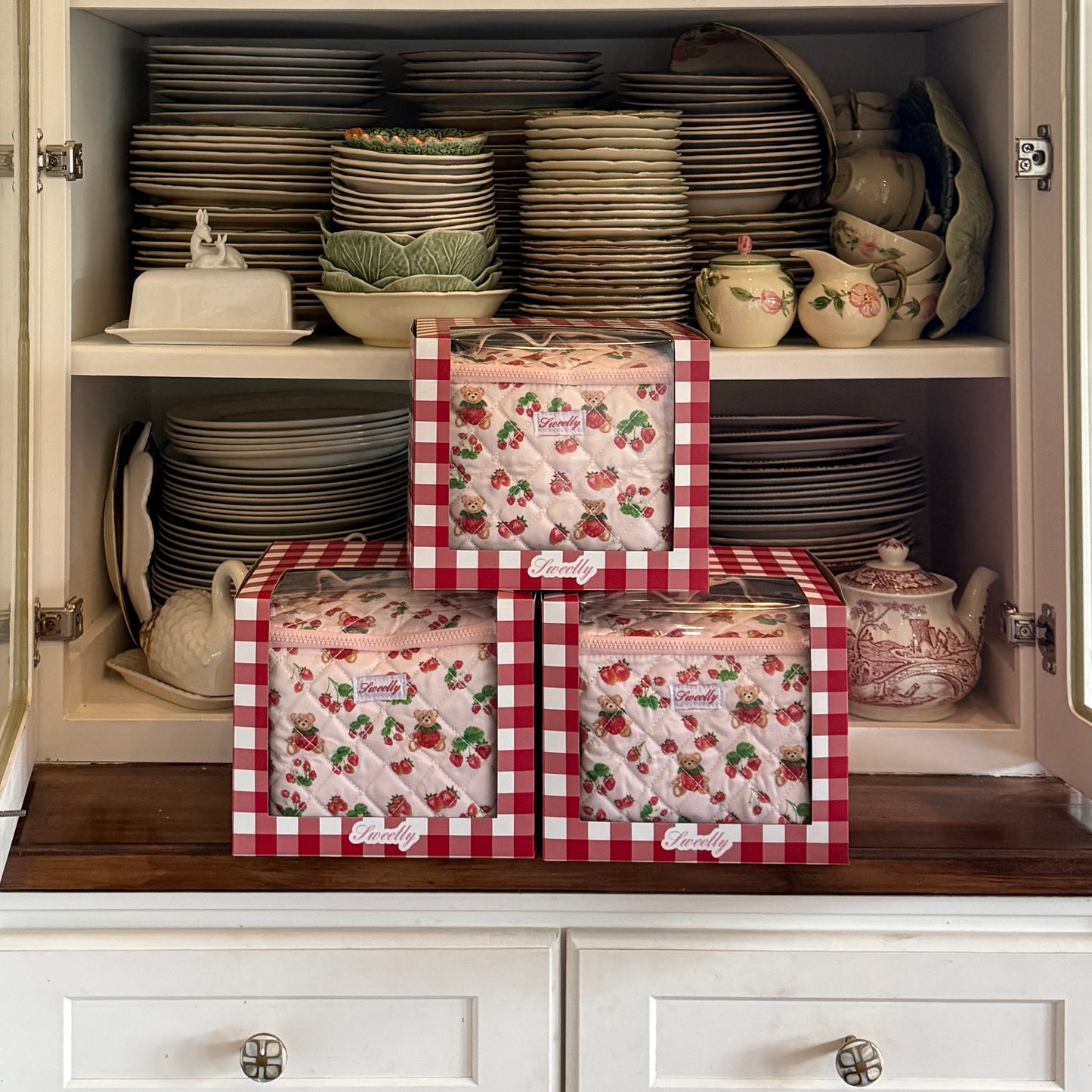 strawberry bear quilted lunch box