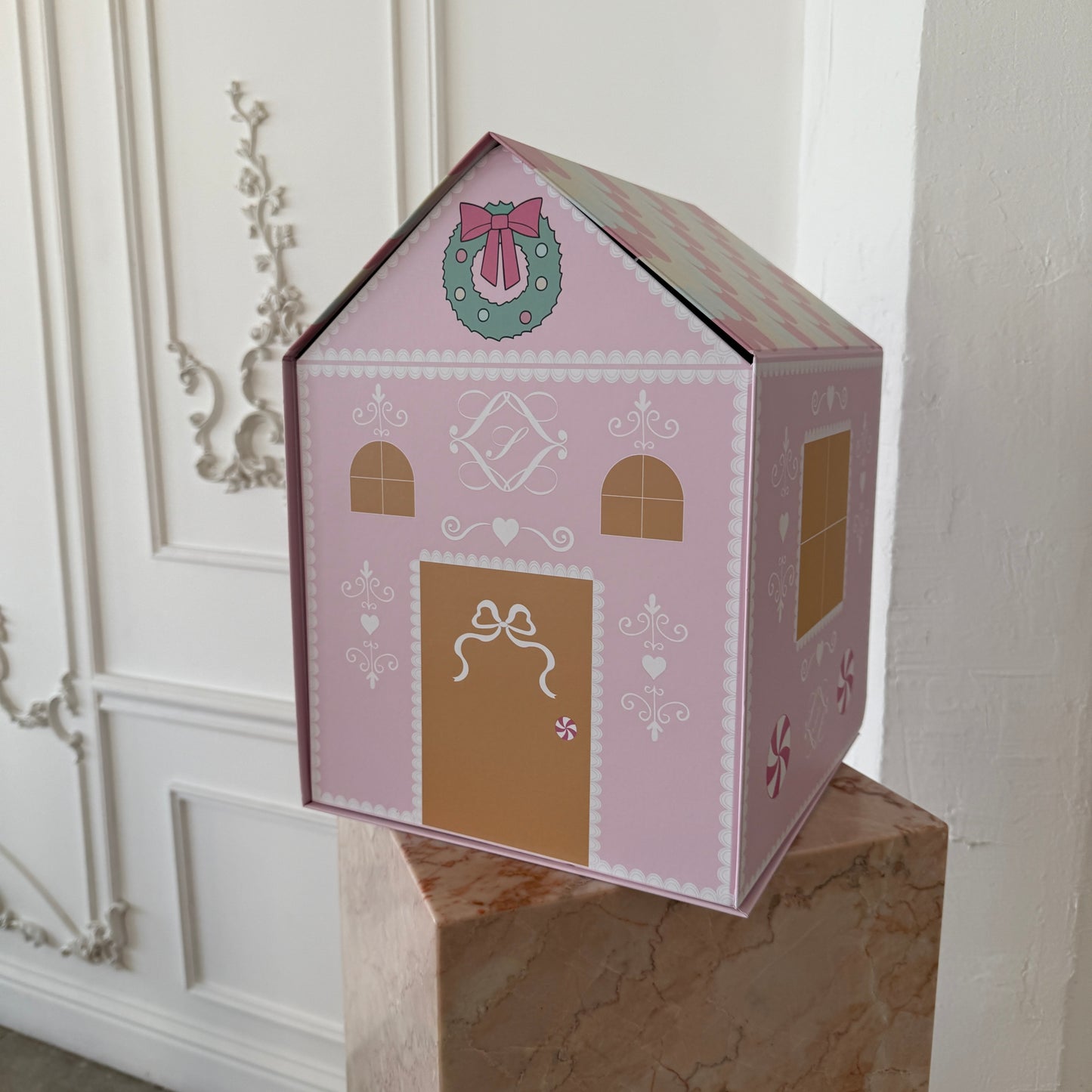 sweetly gingerbread house gift box